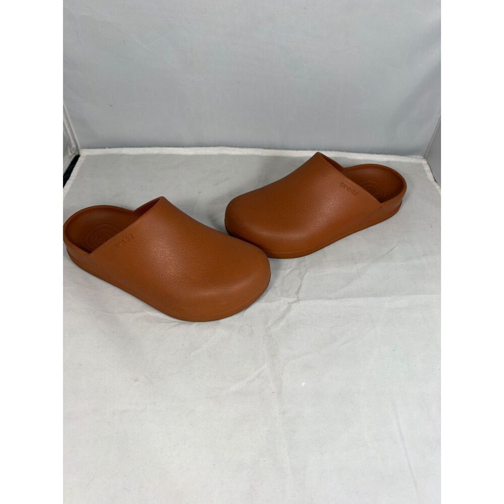 Crocs Brown Slip On Closed-Toe Dylan Clogs M6 W8 Size M 6 / W 8
